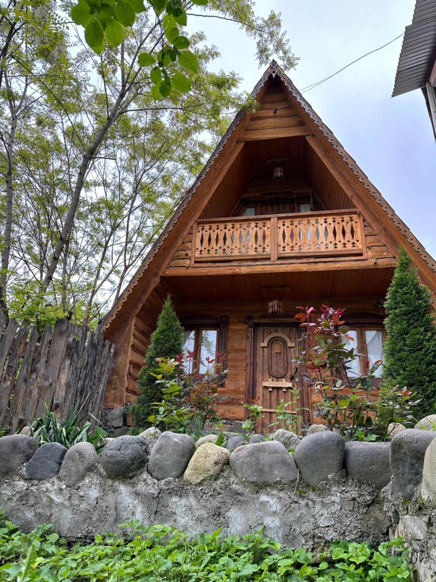 Old Dili Hotel Dilijan Exterior photo