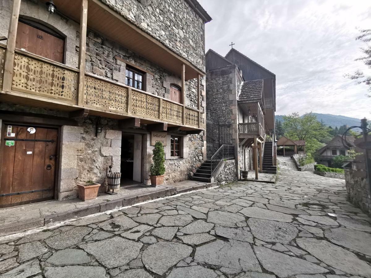 Old Dili Hotel Dilijan Exterior photo